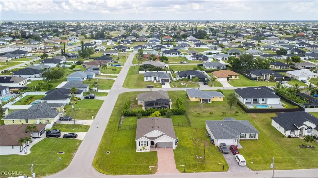 303 NE 6th Street Cape Coral FL 33909