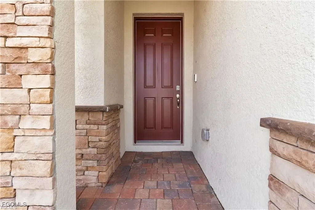 872 Stonewater Lake Terrace Cape Coral FL 33993