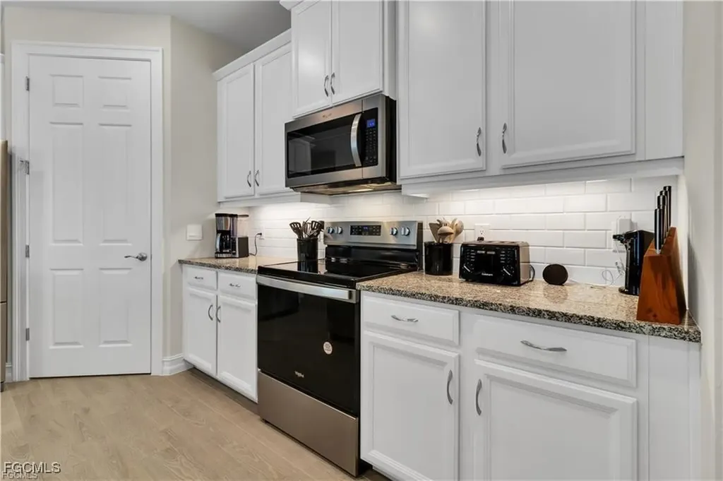 872 Stonewater Lake Terrace Cape Coral FL 33993