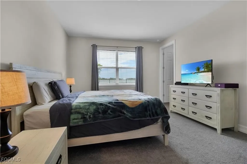 872 Stonewater Lake Terrace Cape Coral FL 33993