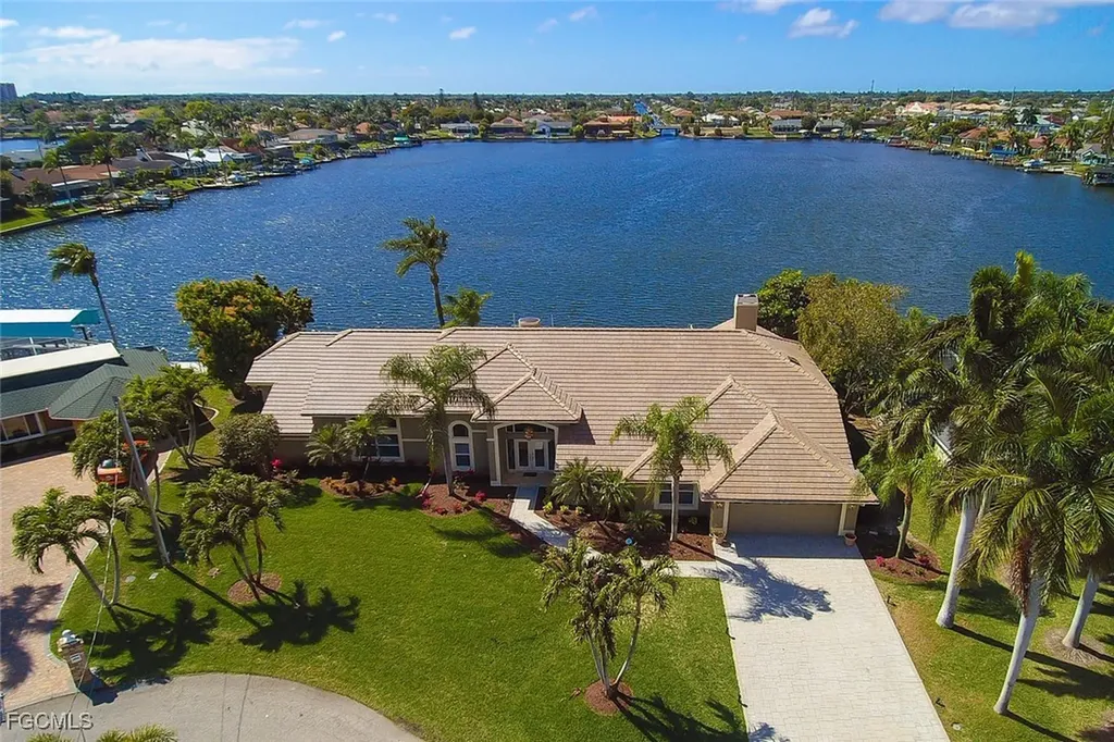 4902 SW 5th Place Cape Coral FL 33914