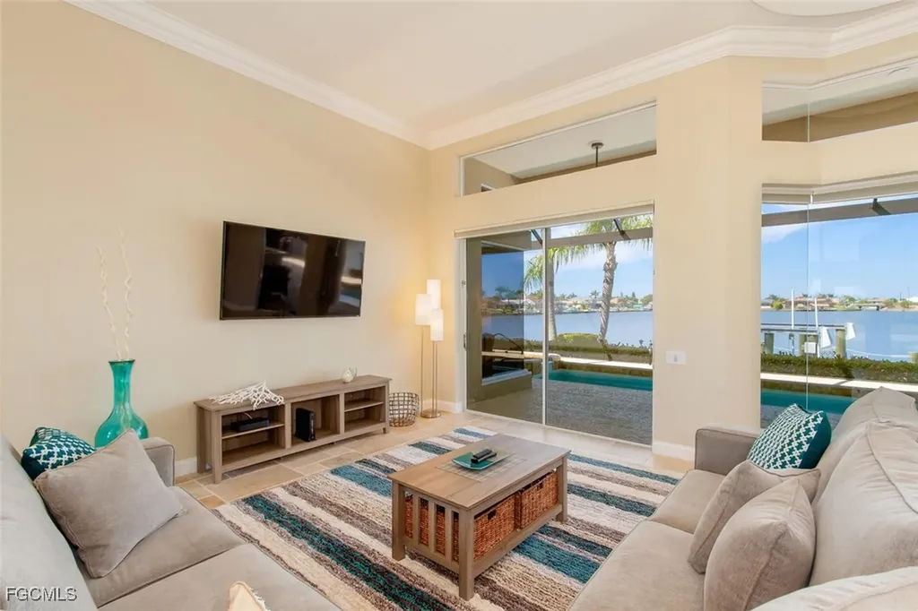 4902 SW 5th Place Cape Coral FL 33914