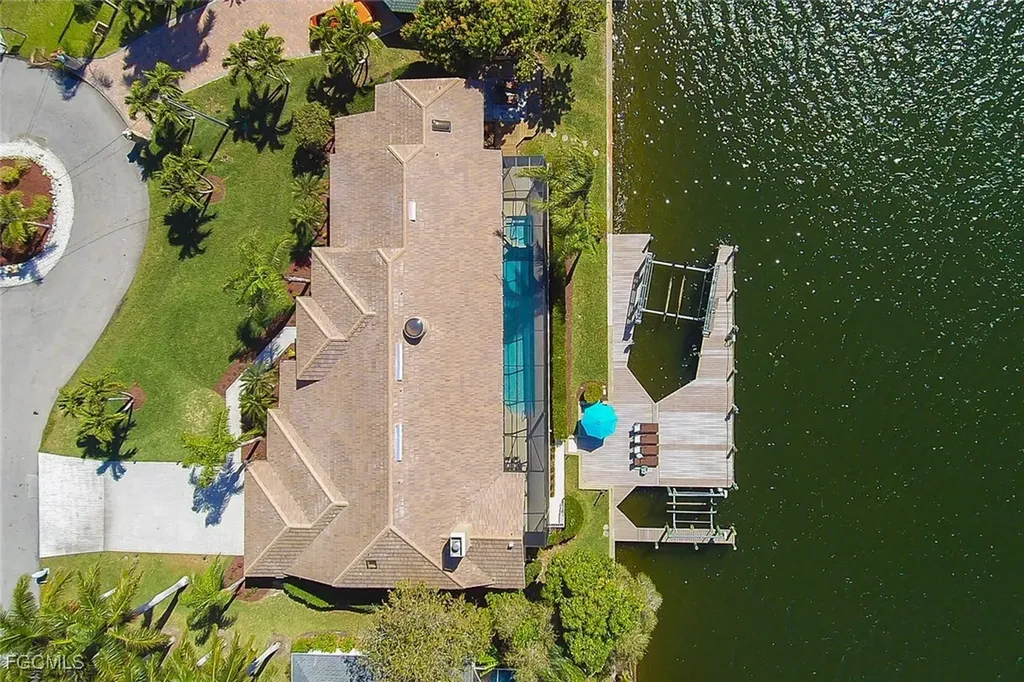 4902 SW 5th Place Cape Coral FL 33914