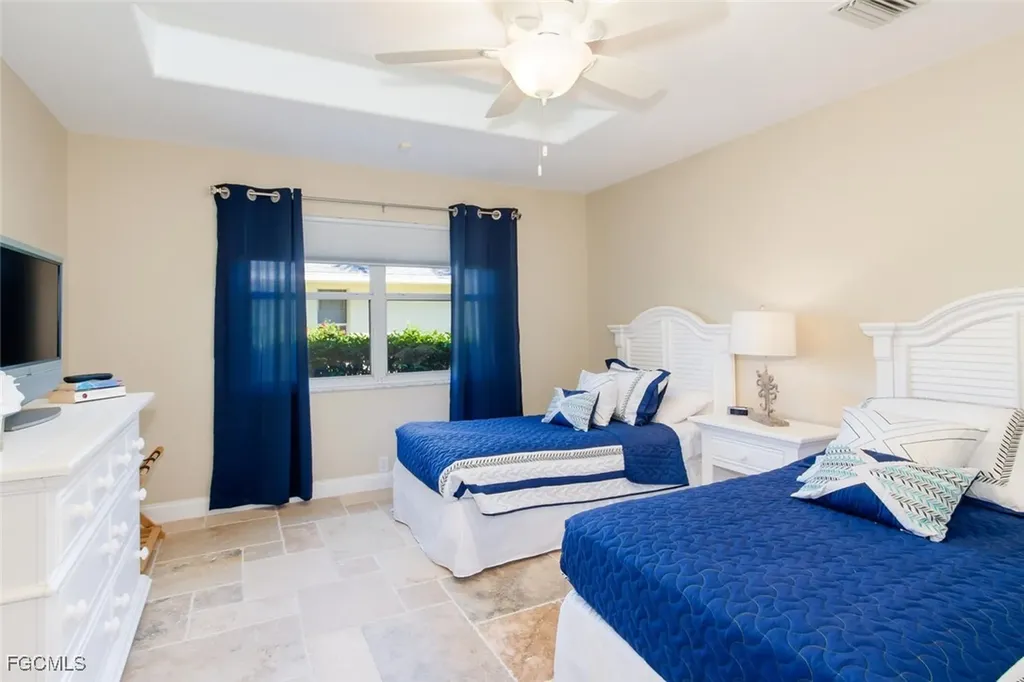 4902 SW 5th Place Cape Coral FL 33914