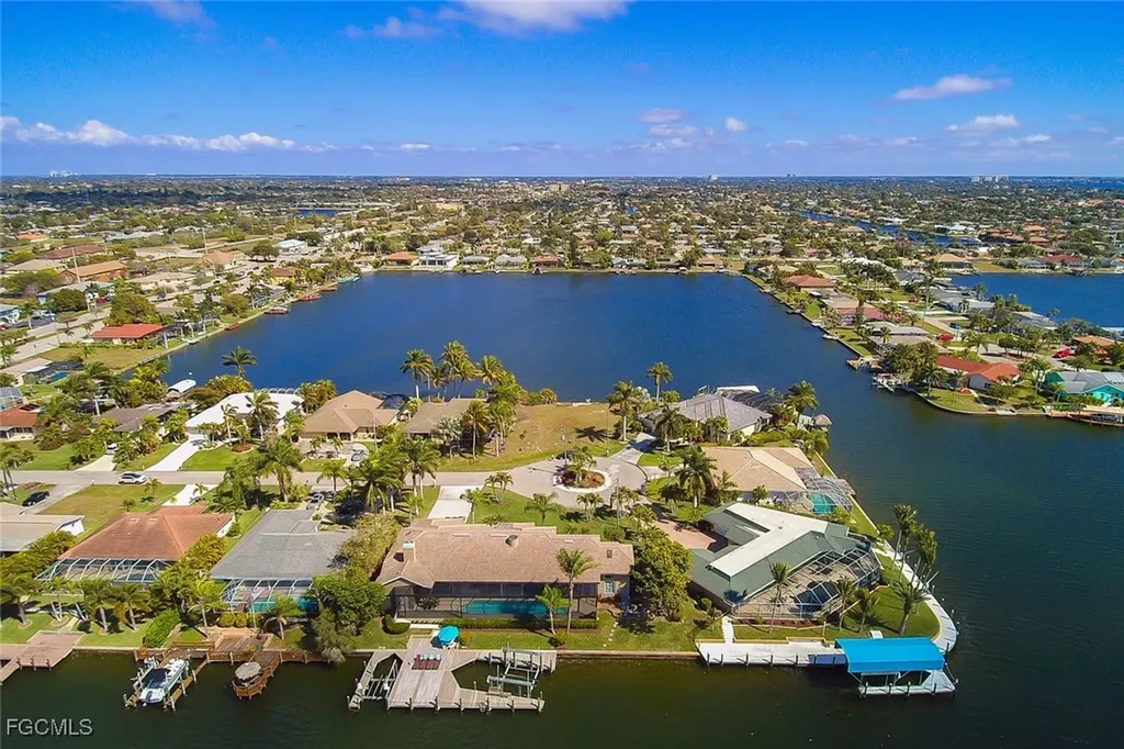 4902 SW 5th Place Cape Coral FL 33914