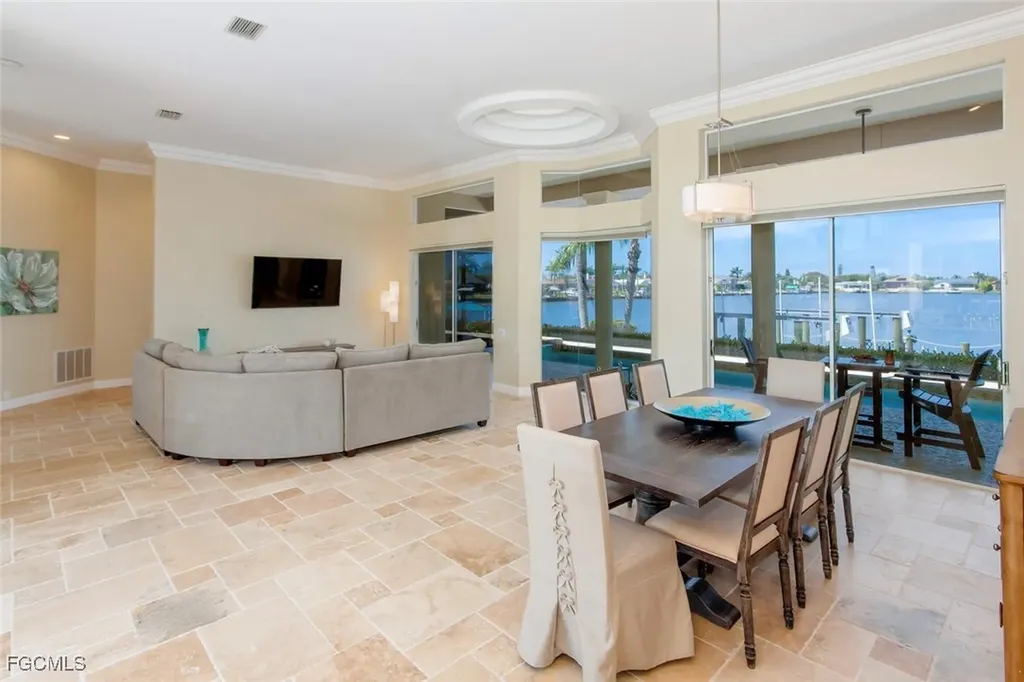 4902 SW 5th Place Cape Coral FL 33914