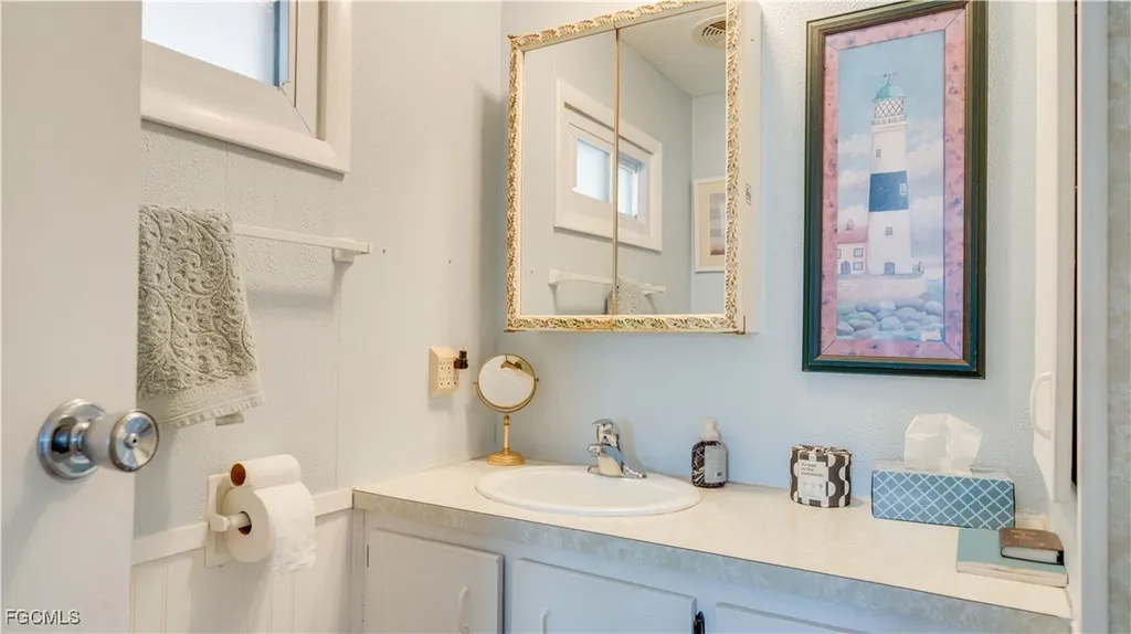 5602 Captain John Smith Loop North Fort Myers FL 33917