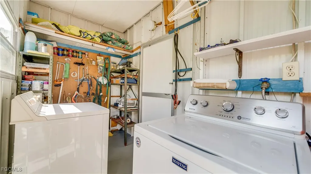 5602 Captain John Smith Loop North Fort Myers FL 33917