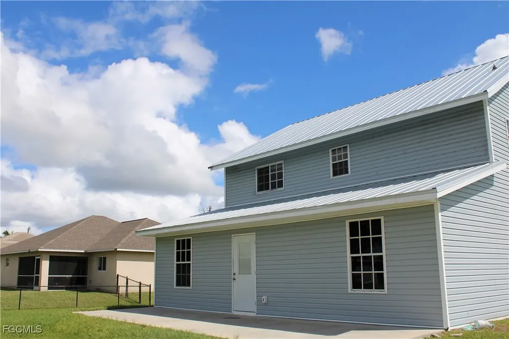 1834 NW 5th Place Cape Coral FL 33993