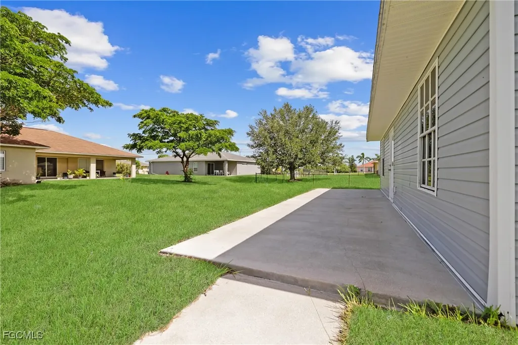 1834 NW 5th Place Cape Coral FL 33993