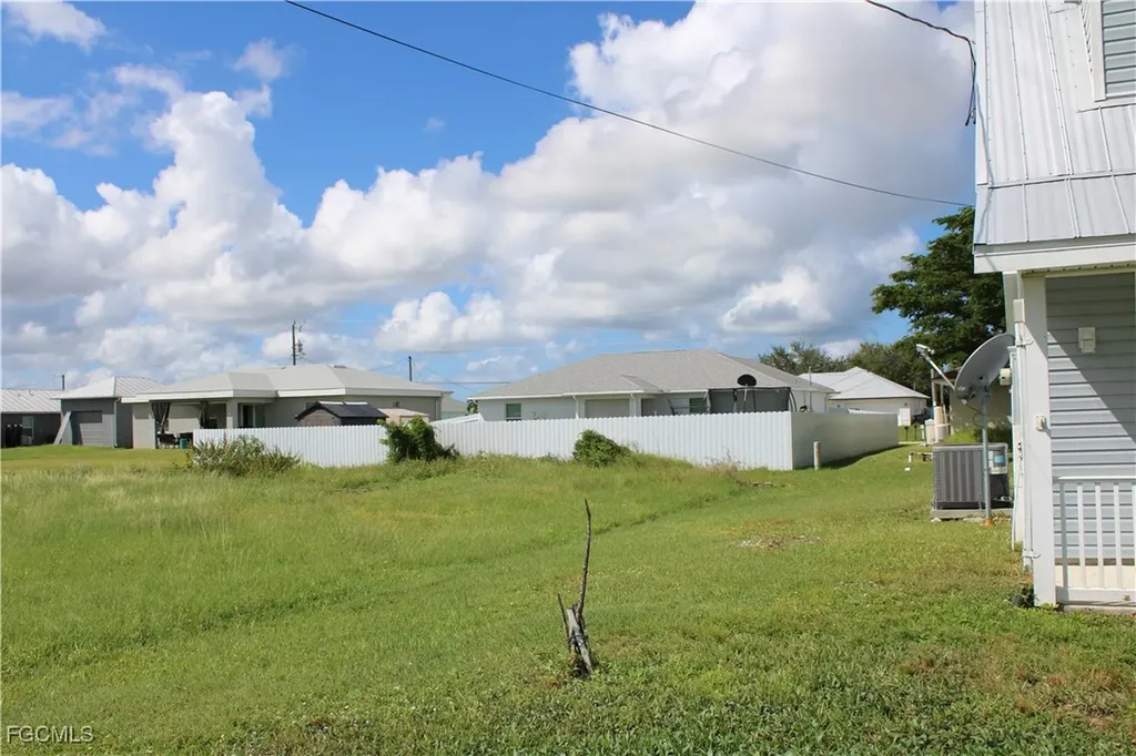 1834 NW 5th Place Cape Coral FL 33993