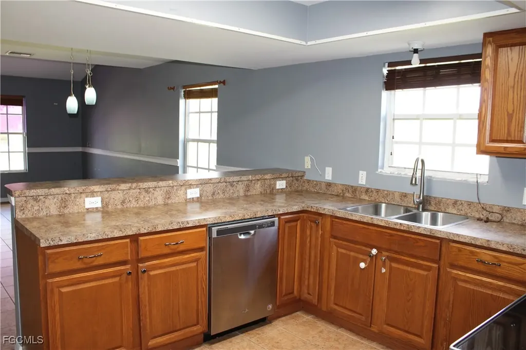 1834 NW 5th Place Cape Coral FL 33993