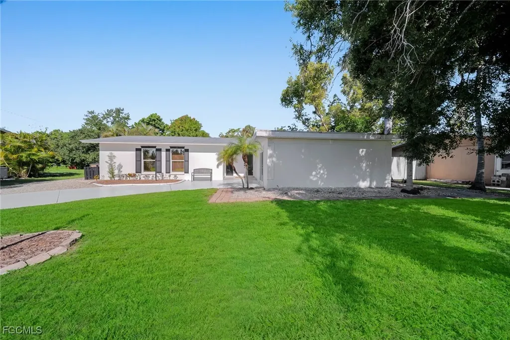 4118 SE 3rd Avenue Cape Coral FL 33904