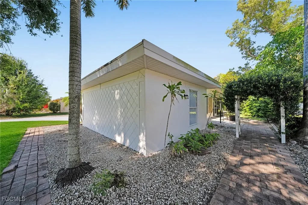 4118 SE 3rd Avenue Cape Coral FL 33904