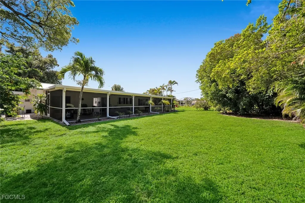 4118 SE 3rd Avenue Cape Coral FL 33904