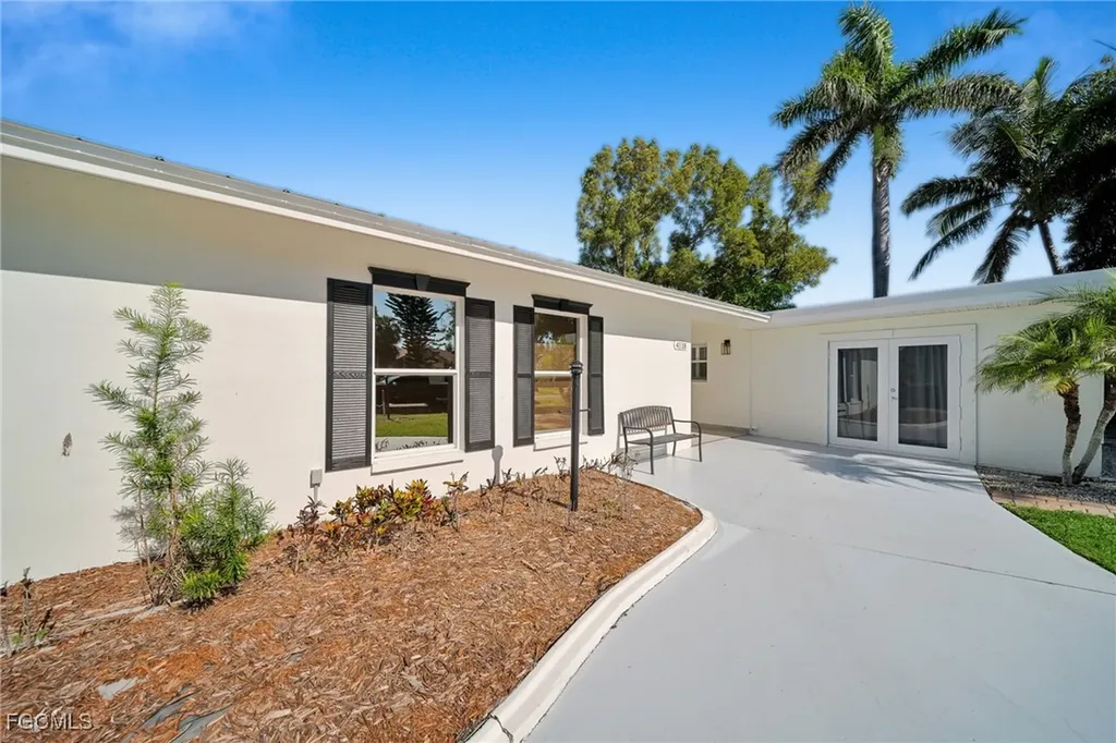 4118 SE 3rd Avenue Cape Coral FL 33904