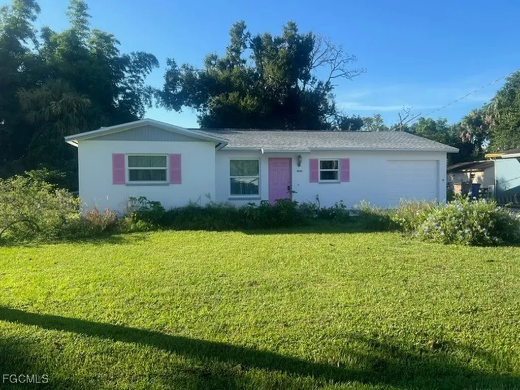 4566 Seminole Street Fort Myers FL 33905