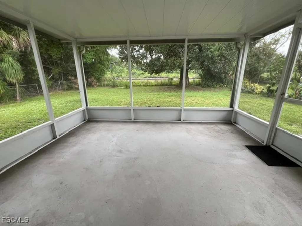 4566 Seminole Street Fort Myers FL 33905