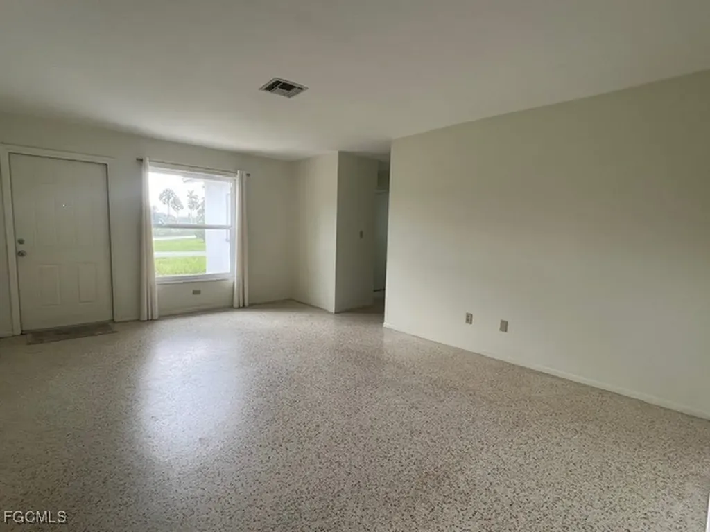 4566 Seminole Street Fort Myers FL 33905