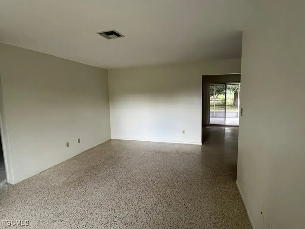 4566 Seminole Street Fort Myers FL 33905