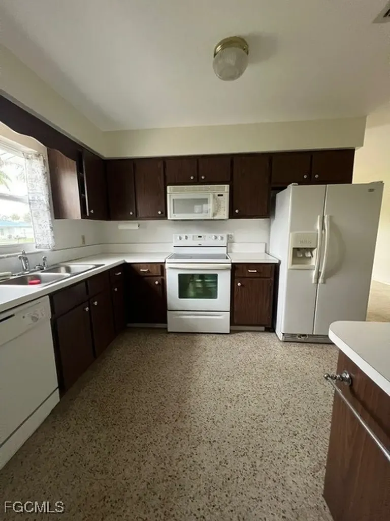 4566 Seminole Street Fort Myers FL 33905