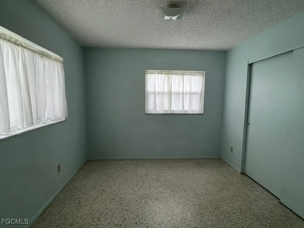 4566 Seminole Street Fort Myers FL 33905