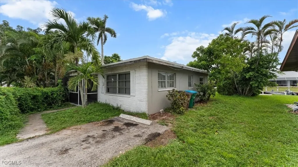 4926 Vincennes Street Cape Coral FL 33904