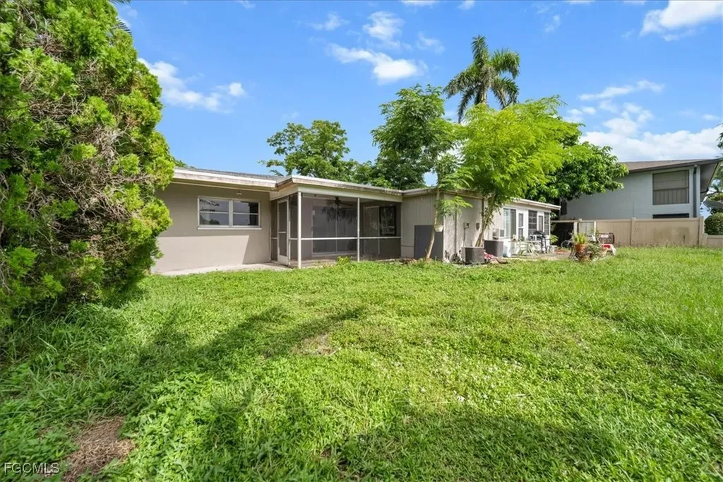4926 Vincennes Street Cape Coral FL 33904