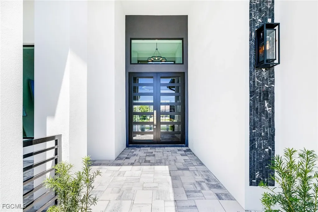 903 NW 38th Avenue Cape Coral FL 33993