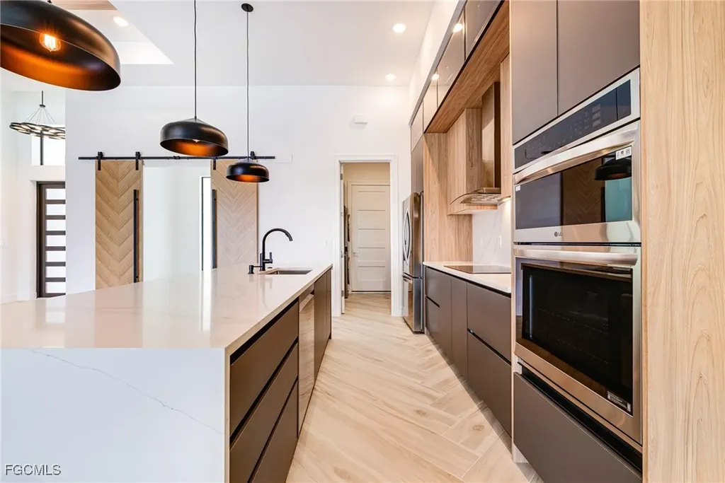 903 NW 38th Avenue Cape Coral FL 33993