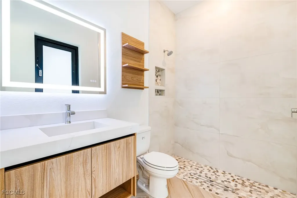 903 NW 38th Avenue Cape Coral FL 33993