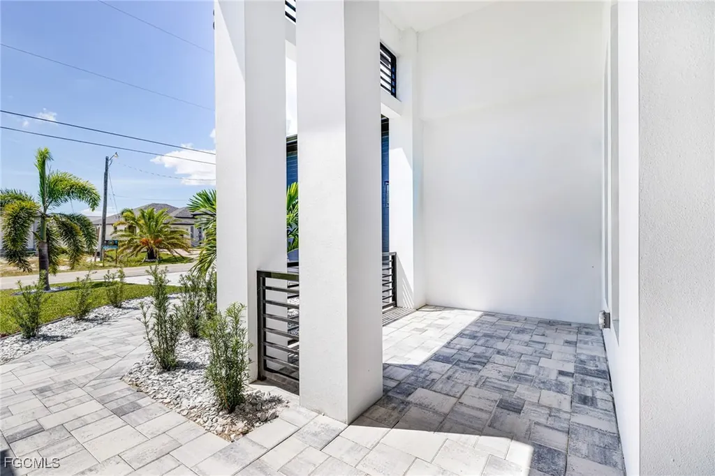 903 NW 38th Avenue Cape Coral FL 33993