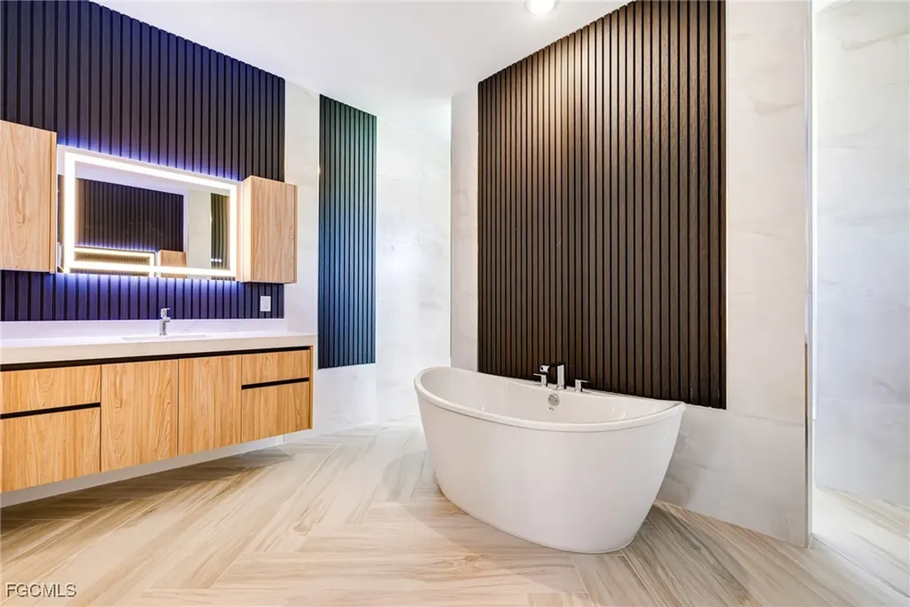 903 NW 38th Avenue Cape Coral FL 33993