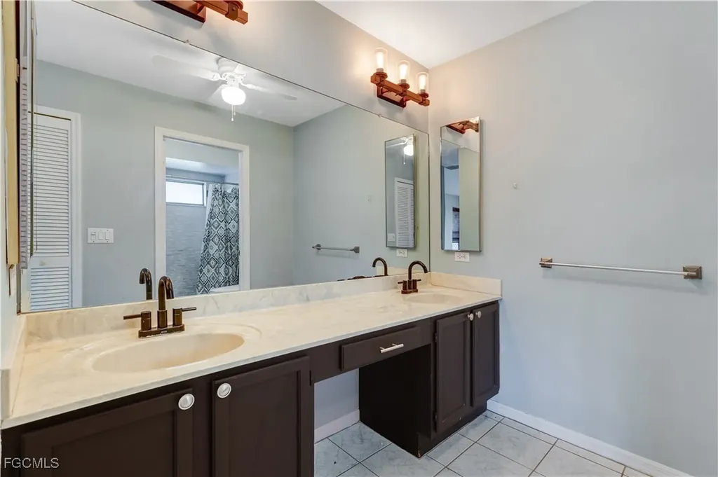 3013 SW 2nd Avenue Cape Coral FL 33914