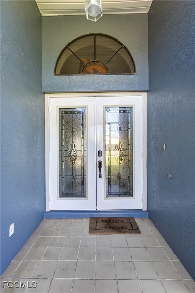 3013 SW 2nd Avenue Cape Coral FL 33914