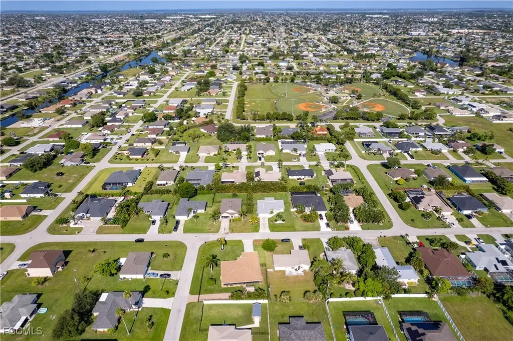 3013 SW 2nd Avenue Cape Coral FL 33914
