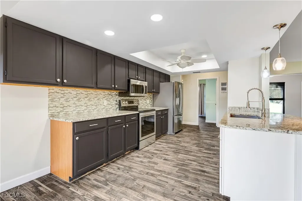 3013 SW 2nd Avenue Cape Coral FL 33914