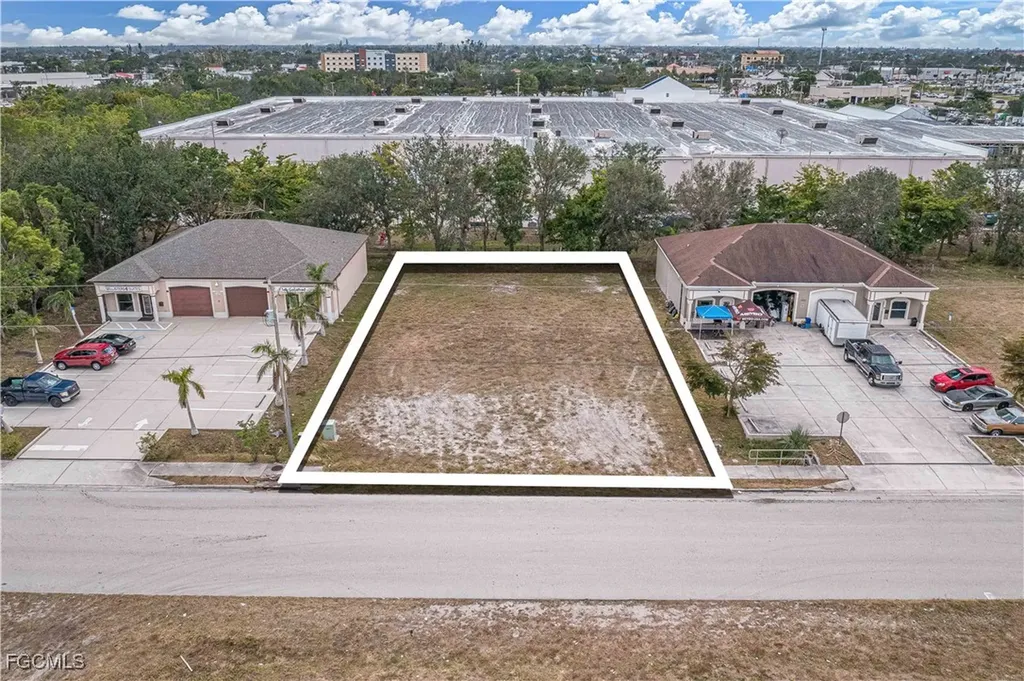 1702 NE 10th Terrace Cape Coral FL 33909