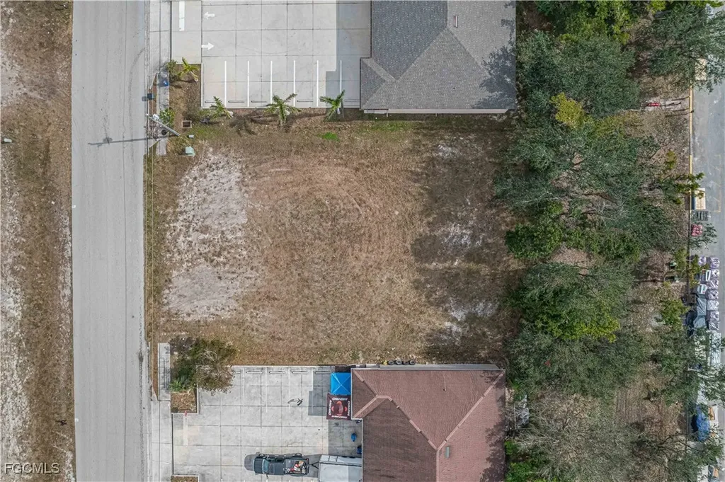 1702 NE 10th Terrace Cape Coral FL 33909