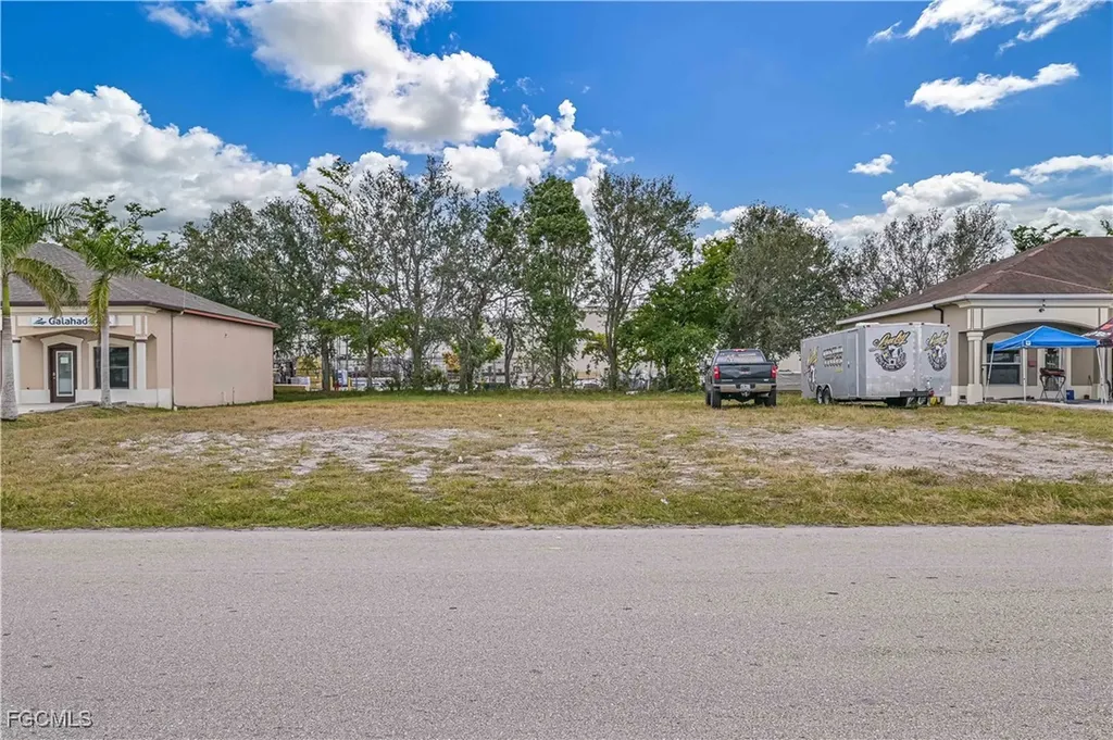 1702 NE 10th Terrace Cape Coral FL 33909