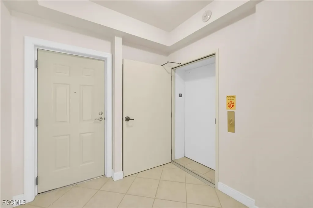 2745 1st Street Fort Myers FL 33916
