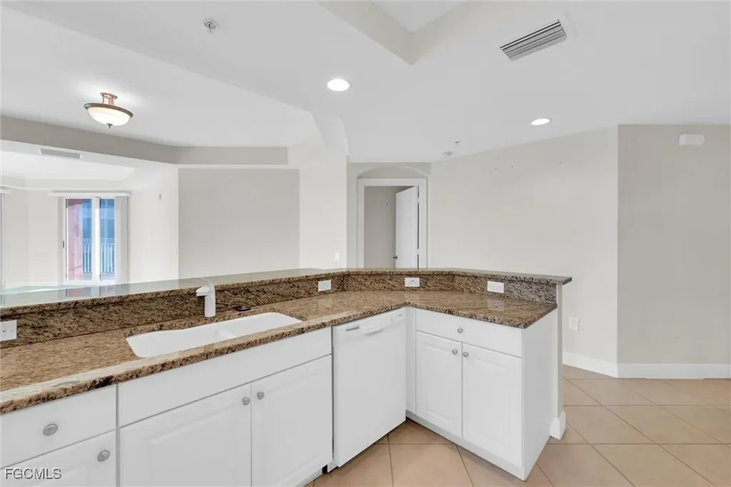 2745 1st Street Fort Myers FL 33916