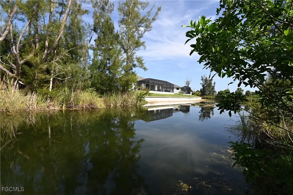 2002 NW 21st Avenue Cape Coral FL 33993