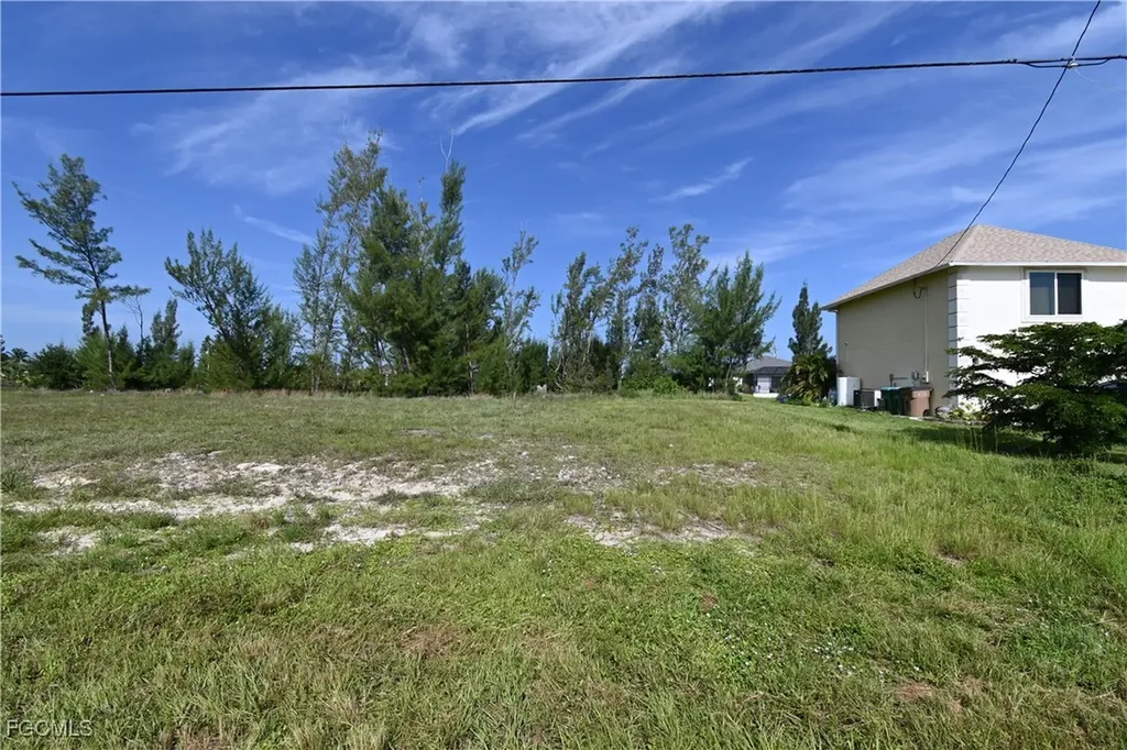 2002 NW 21st Avenue Cape Coral FL 33993