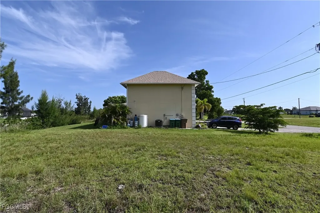 2002 NW 21st Avenue Cape Coral FL 33993