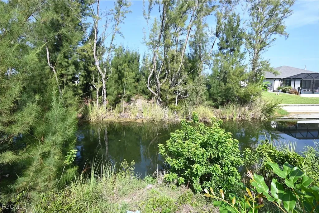 2002 NW 21st Avenue Cape Coral FL 33993