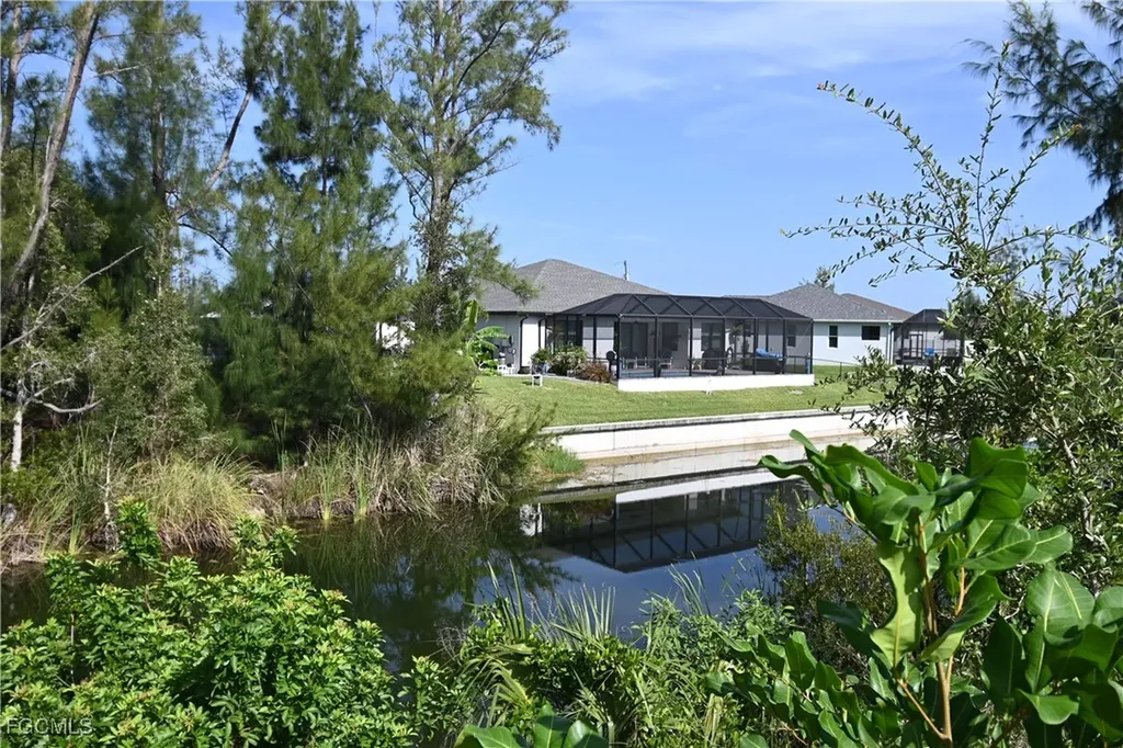 2002 NW 21st Avenue Cape Coral FL 33993