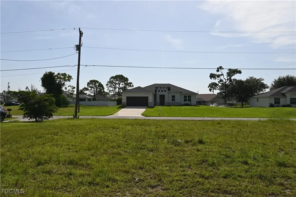 2002 NW 21st Avenue Cape Coral FL 33993