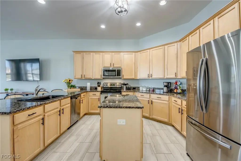 118 NE 21st Avenue Cape Coral FL 33909