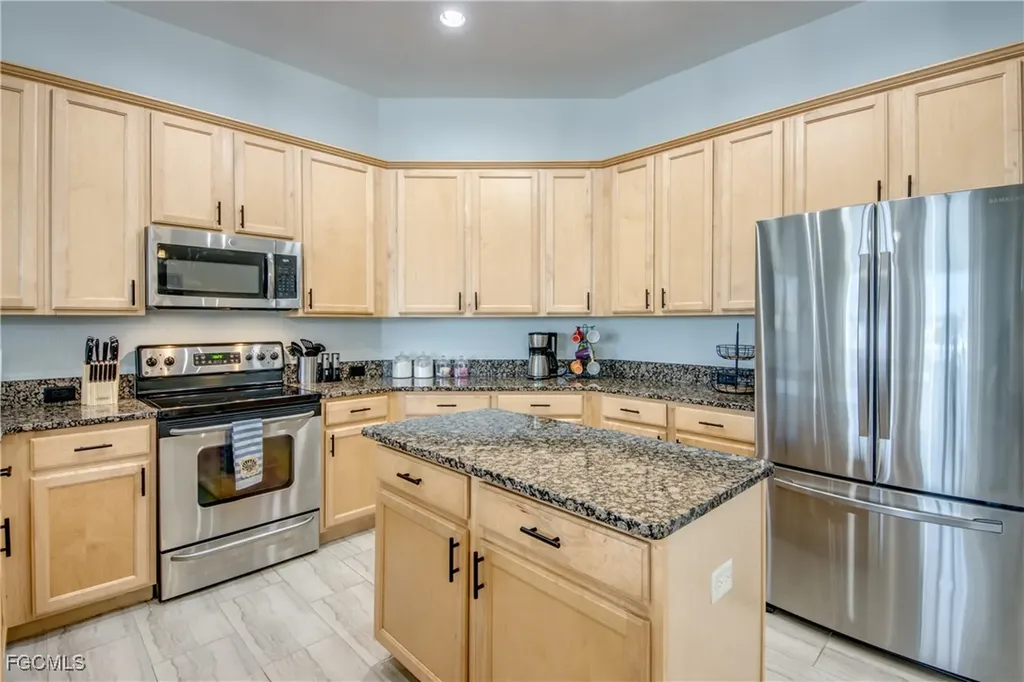 118 NE 21st Avenue Cape Coral FL 33909